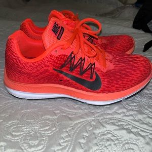 NIKE ZOOM WINFLOW